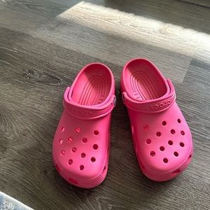 Youth Hot Pink Crocs